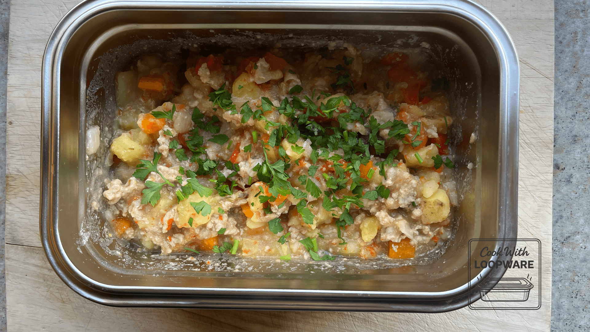 Irish Pork Mince, Carrot & Pepper One-Pot Dinner in a Loopware stainless steel cooking container